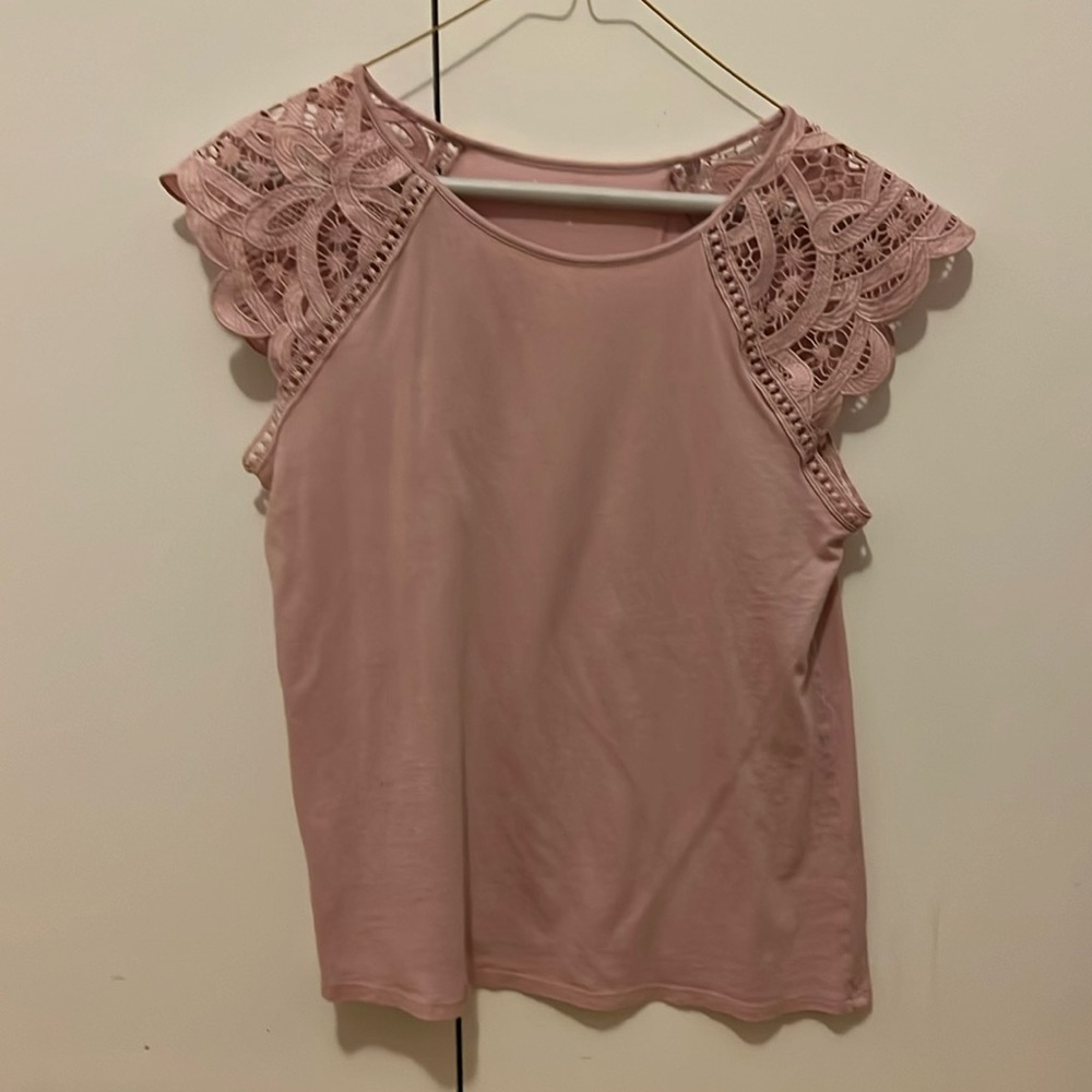 Pastel lace sleeve t-shirt
